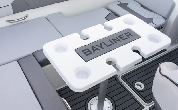 Bayliner VR5 Outboard